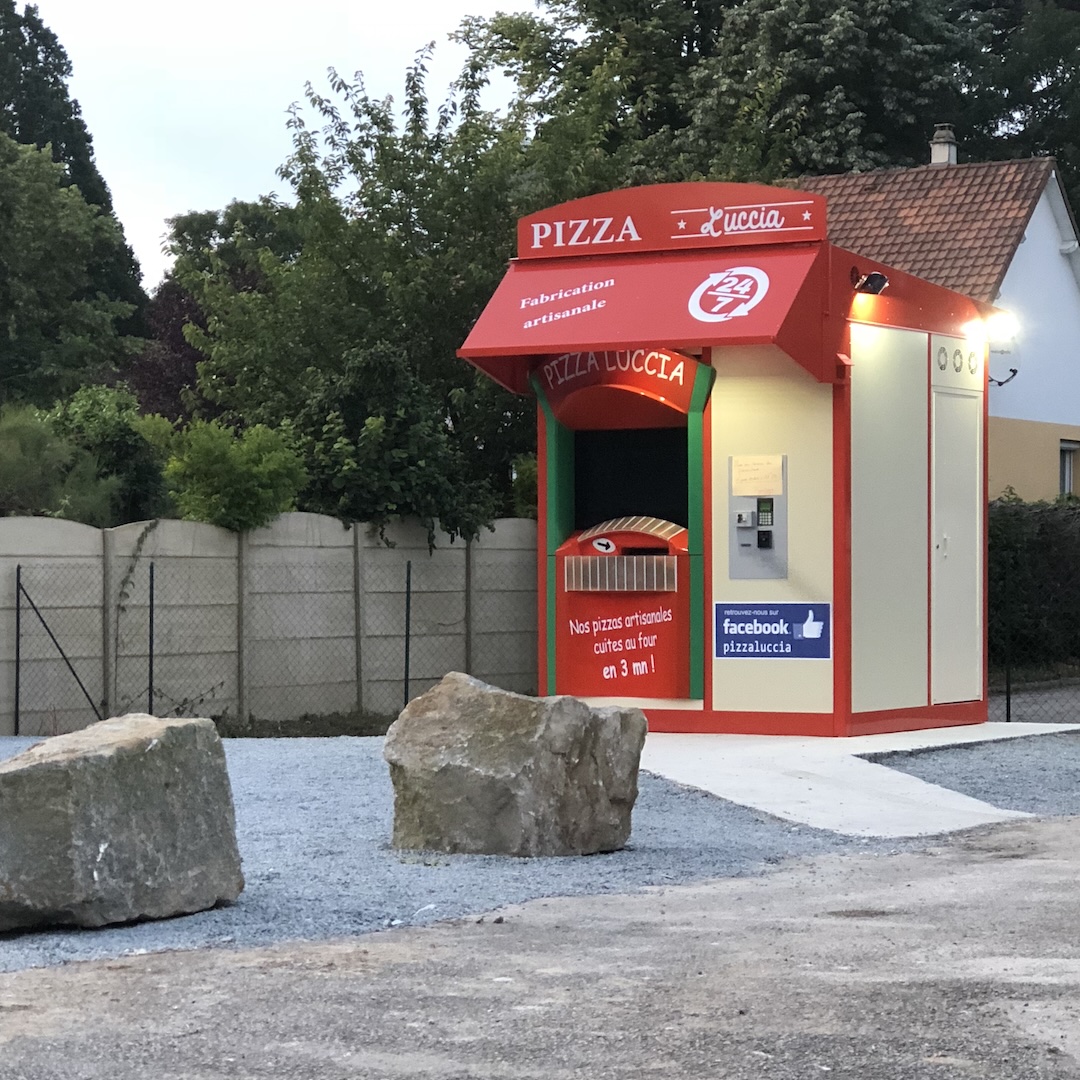 distributeur de pizzas artisanales situé à Maison Brûlée