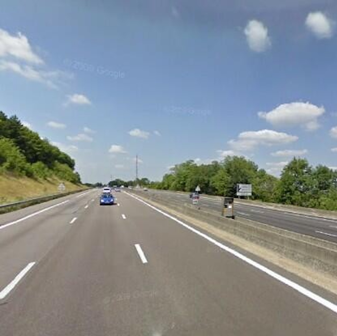 photographie d'une autoroute